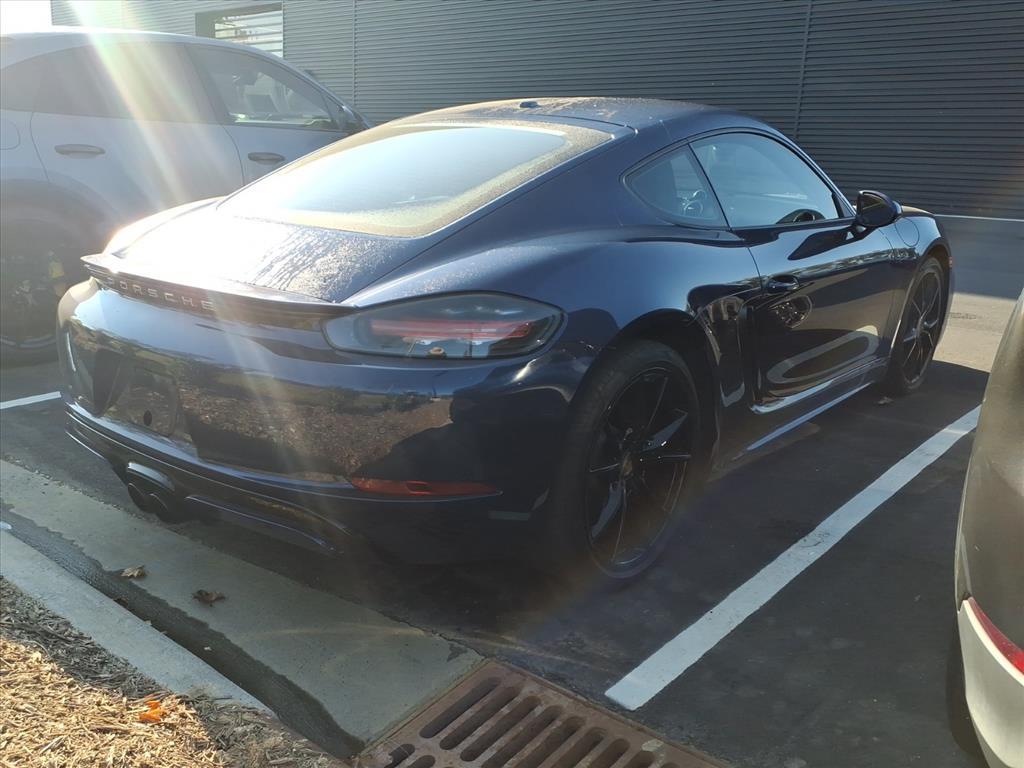 2022 Porsche Cayman T photo 6