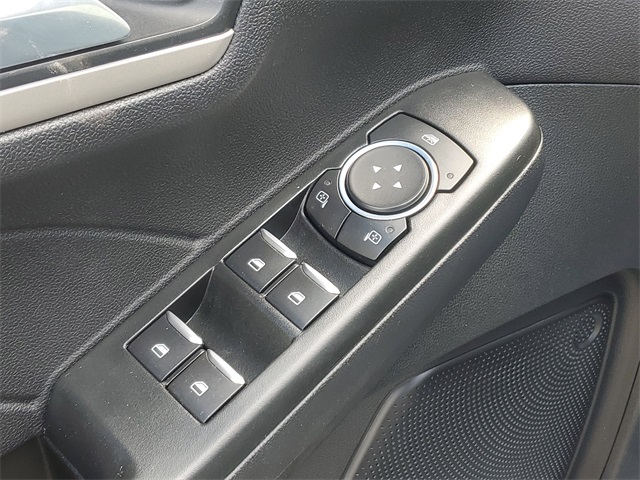 2022 Ford Escape SEL photo 10