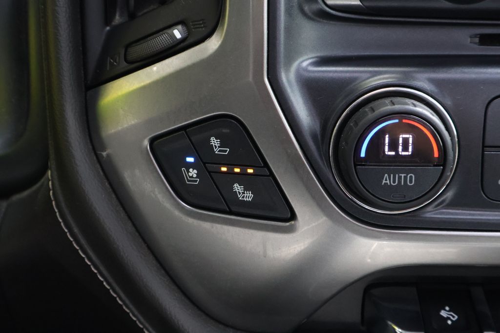 2018 Chevrolet Silverado 1500 LTZ photo 17