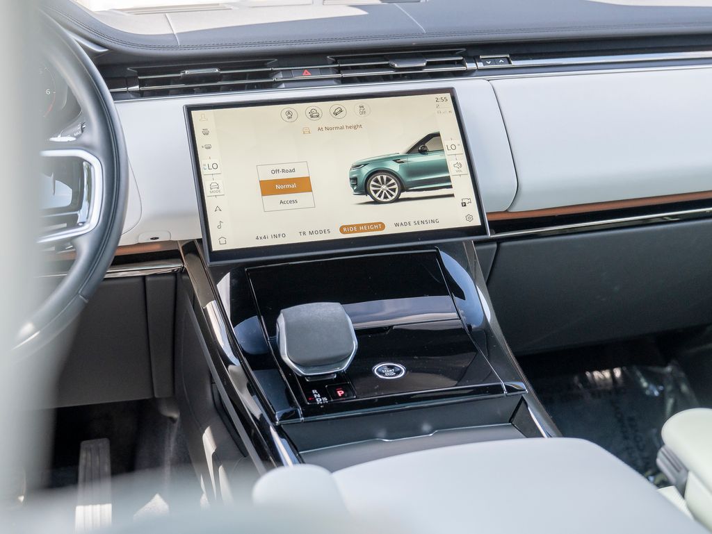 2025 Land Rover Range Rover Sport SE photo 19