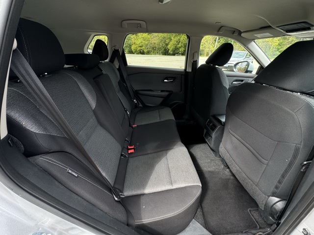 2023 Nissan Rogue SV photo 14