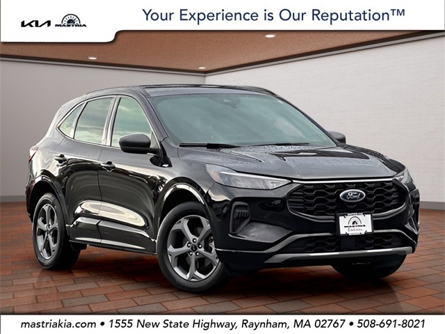 2023 Ford Escape ST-Line's photo