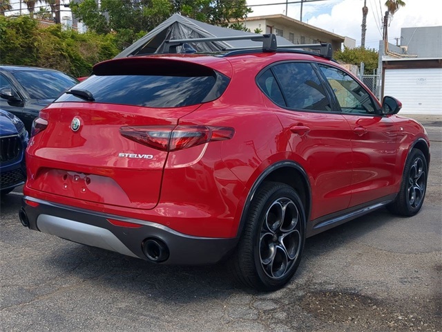 2022 Alfa Romeo Stelvio Ti photo 7
