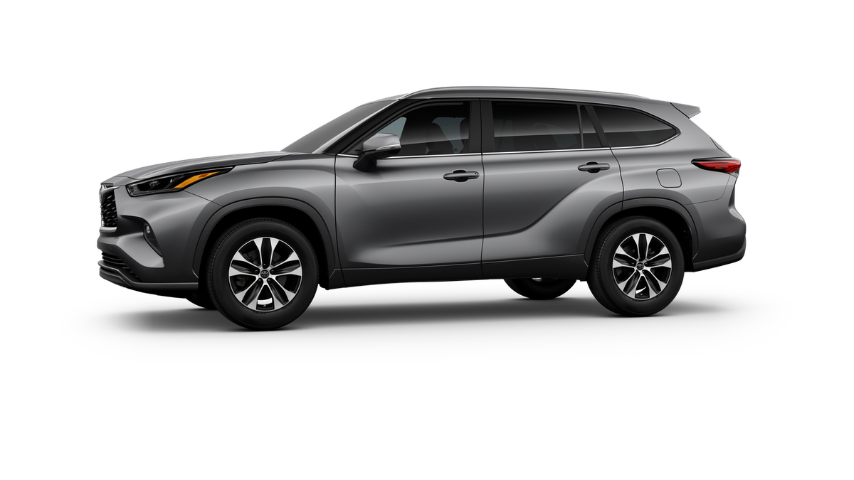 2025 Toyota Highlander XLE photo 3