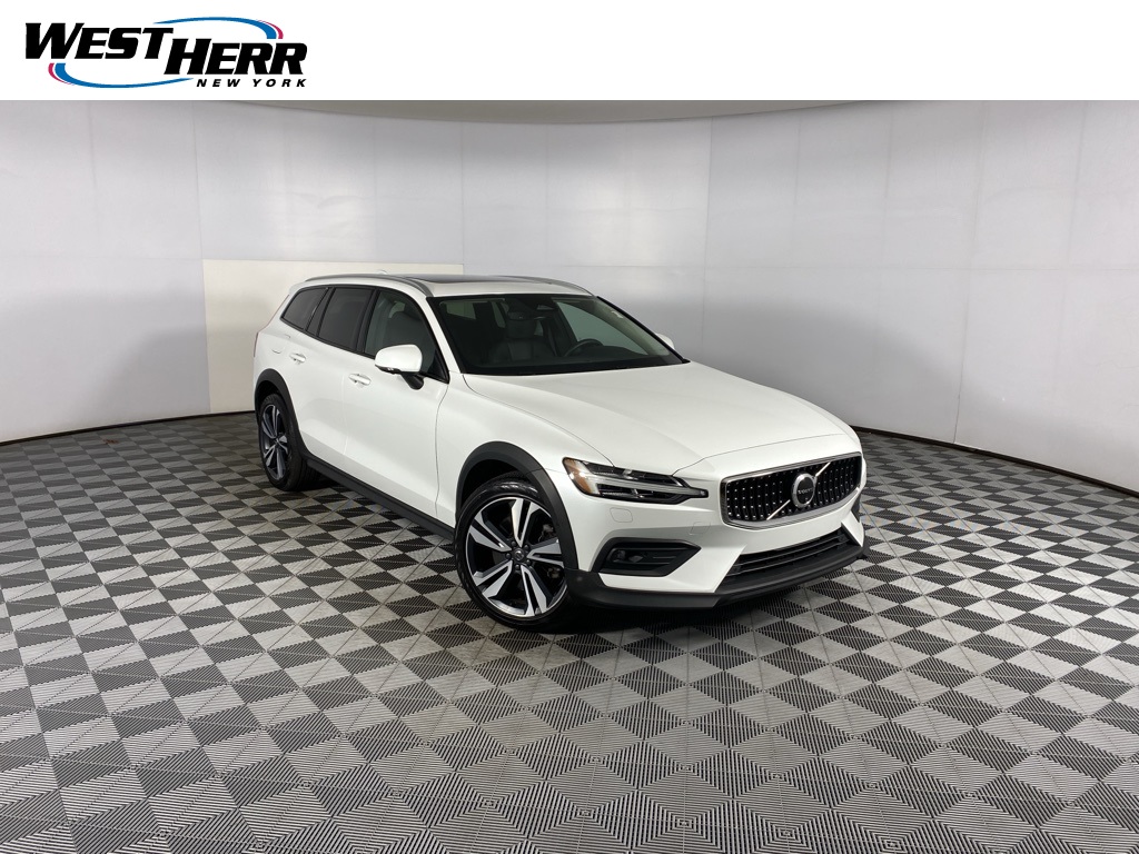 2023 Volvo V60 Cross Country Plus