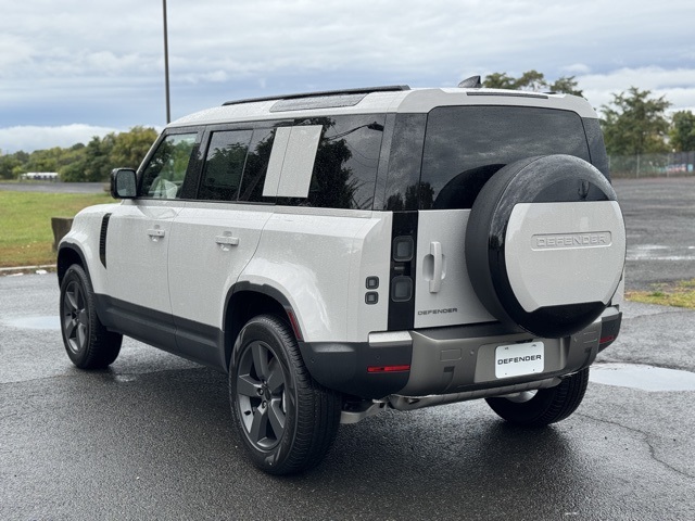 2026 Land Rover Defender 110 S photo 3