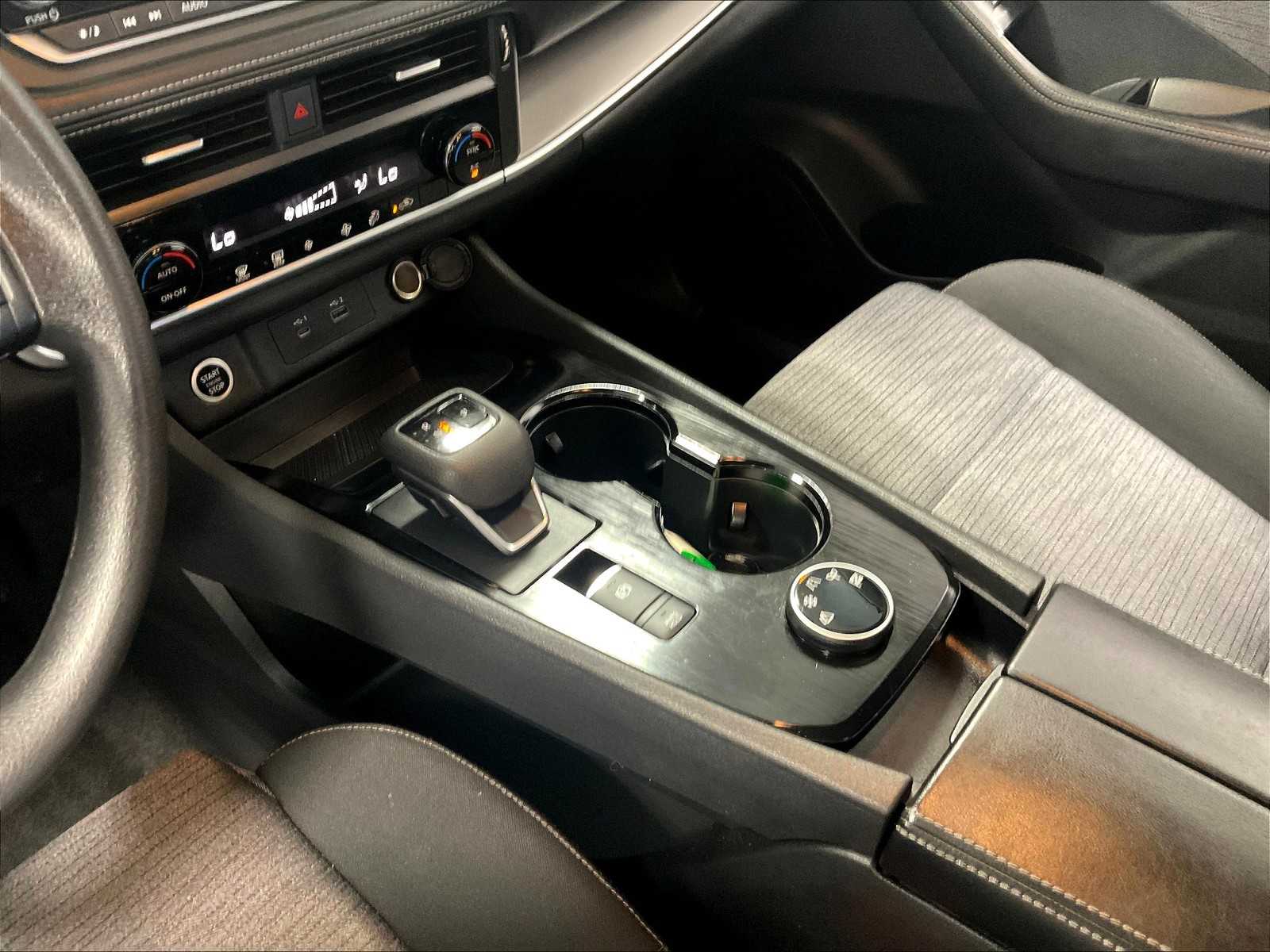 2023 Nissan Rogue SV photo 20