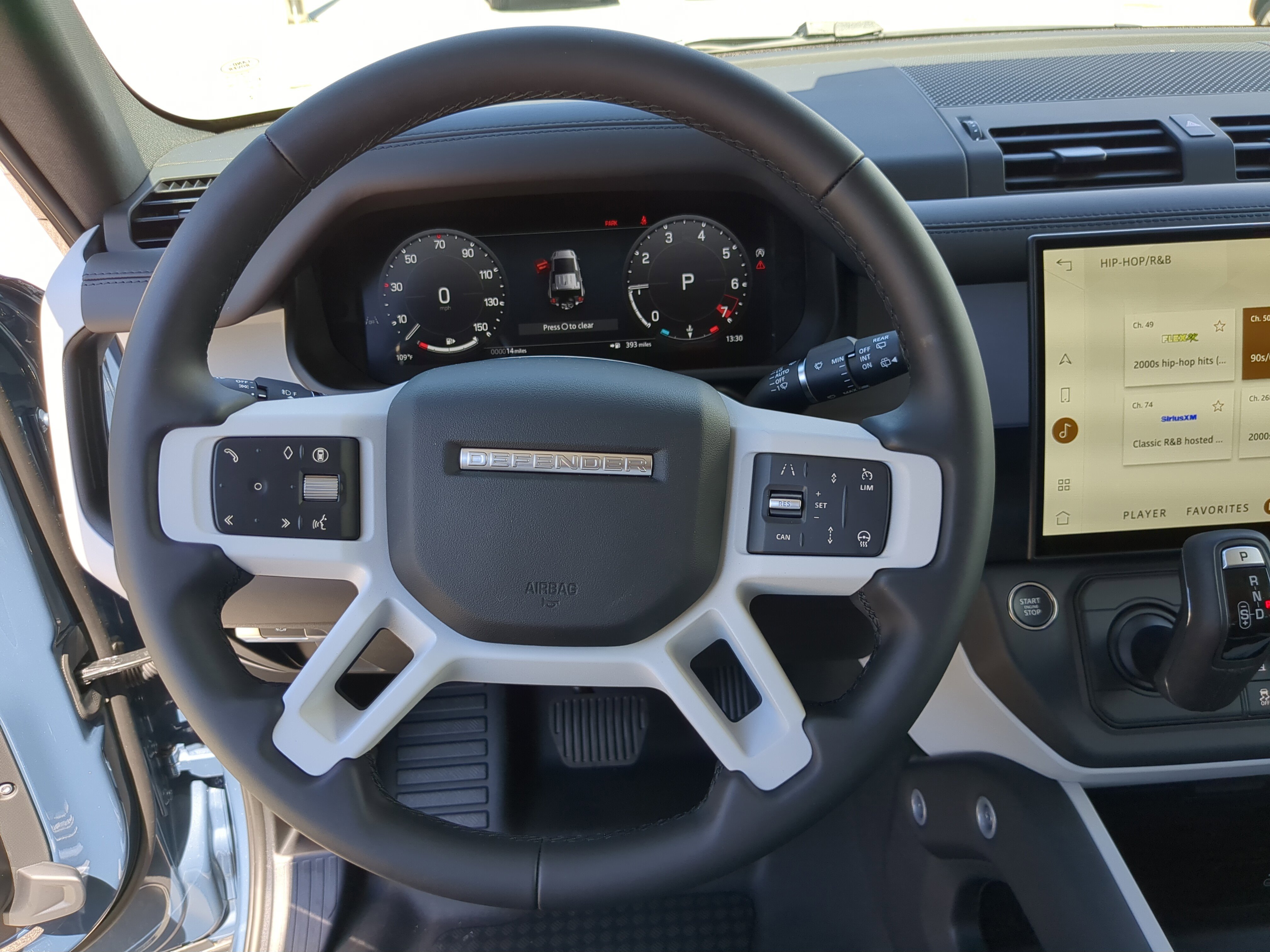 2026 Land Rover Defender 110 S photo 11