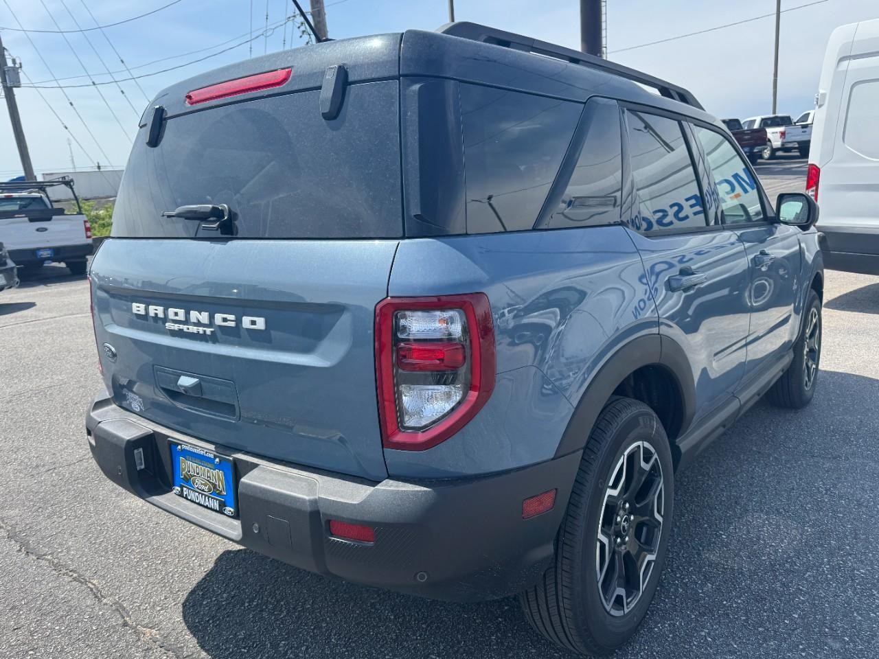 2025 Ford Bronco Sport Outer Banks photo 2