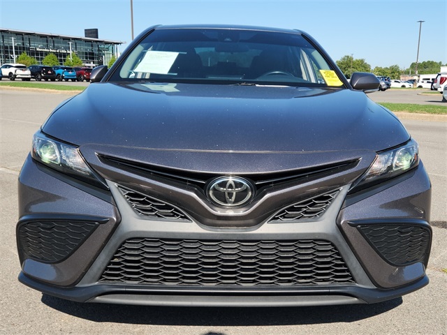 2022 Toyota Camry SE photo 8
