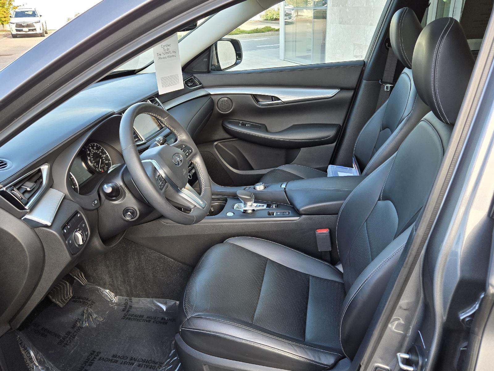 2019 Infiniti QX50 Essential photo 2