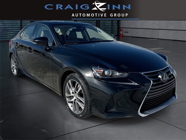 2020 Lexus IS 300's photo