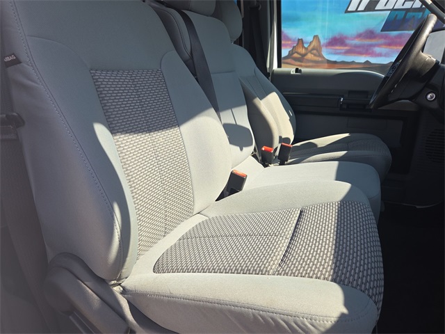 2016 Ford F-350 XLT photo 21