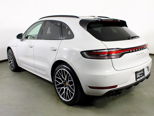 2021 Porsche Macan Turbo photo 3