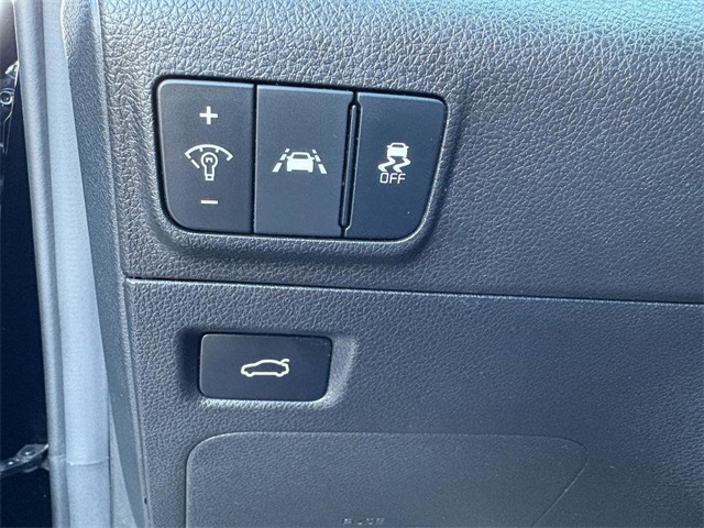 2023 Kia K5 GT-Line photo 24