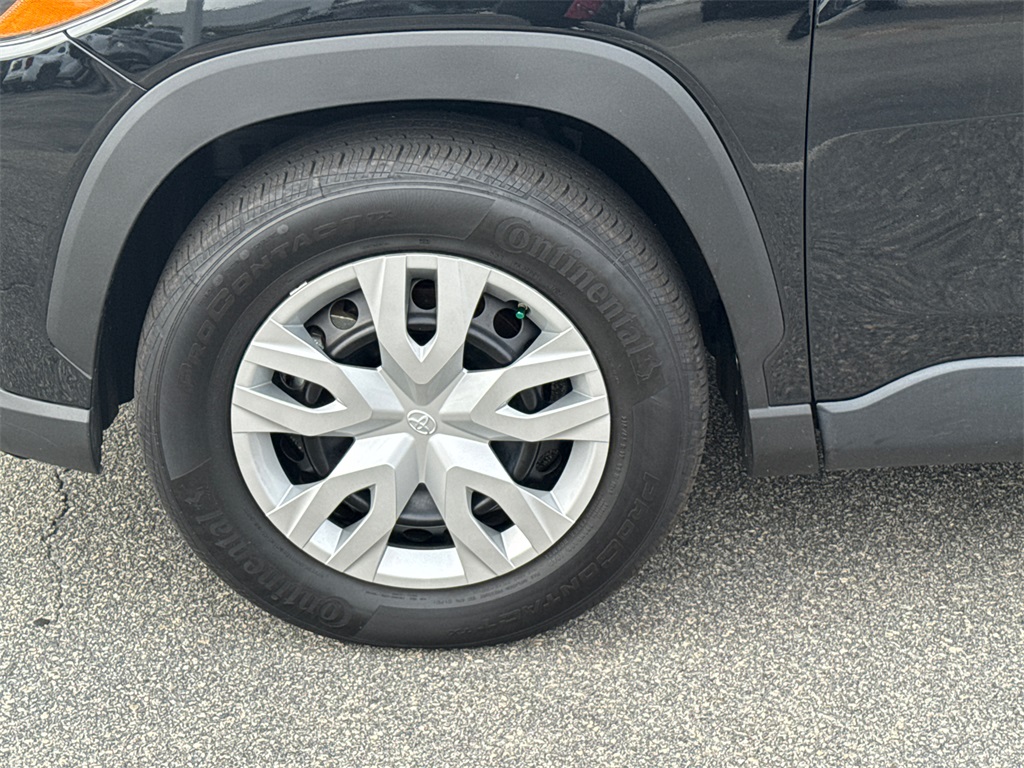 2024 Toyota Corolla Cross L photo 10