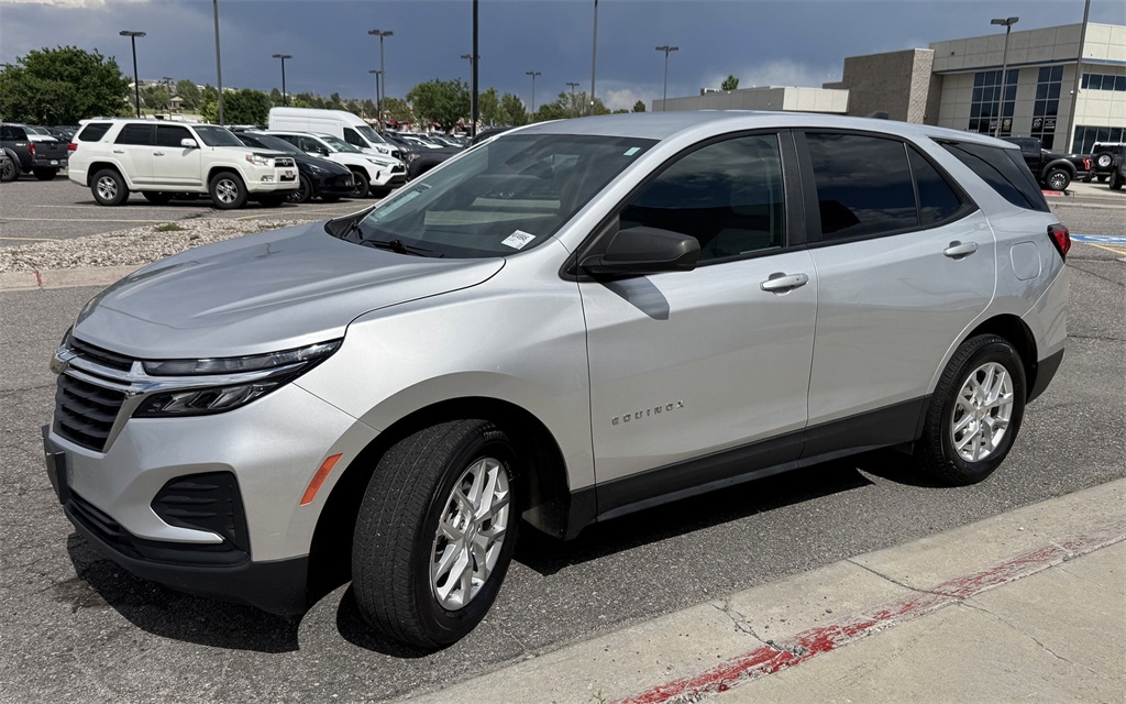 2022 Chevrolet Equinox LS photo 4