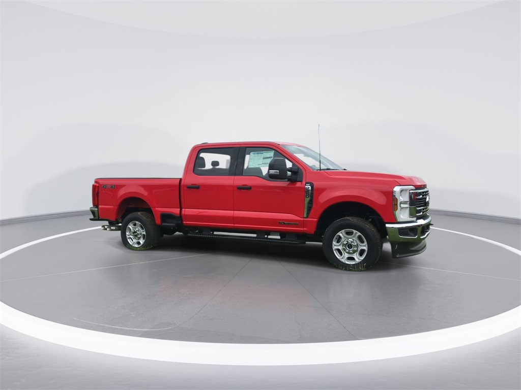 2025 Ford F-250 XLT photo 2
