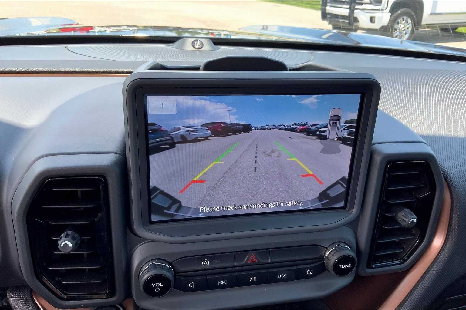 2024 Ford Bronco Sport Outer Banks photo 25