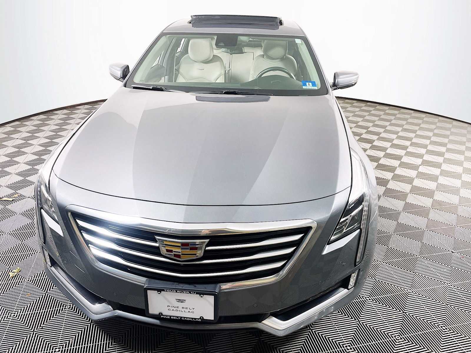 2018 Cadillac CT6 Luxury photo 2