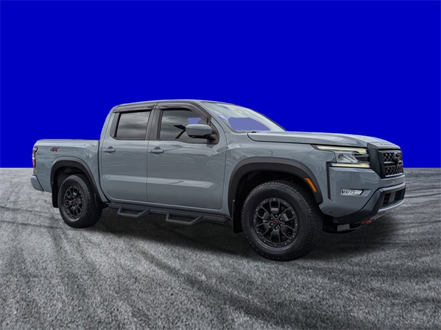 2022 Nissan Frontier PRO-4X photo 2