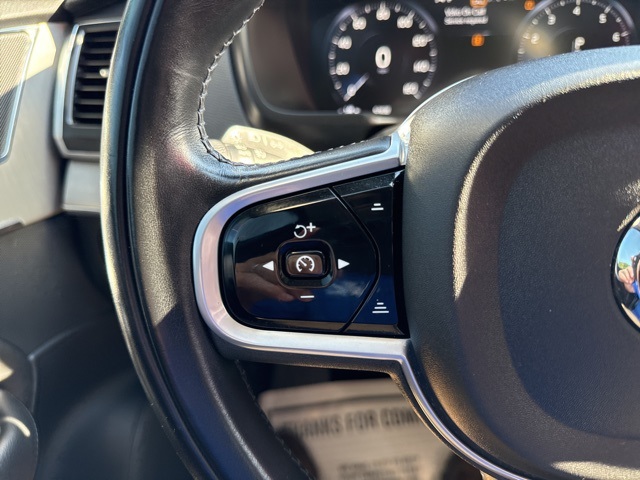 2022 Volvo XC90 T5 Momentum photo 29