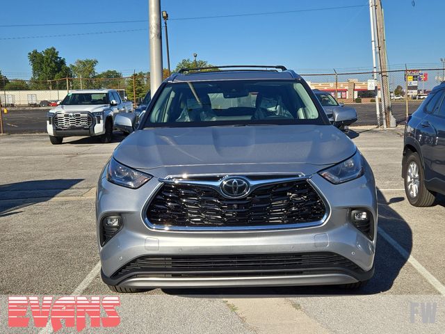 2025 Toyota Highlander Hybrid Platinum photo 2