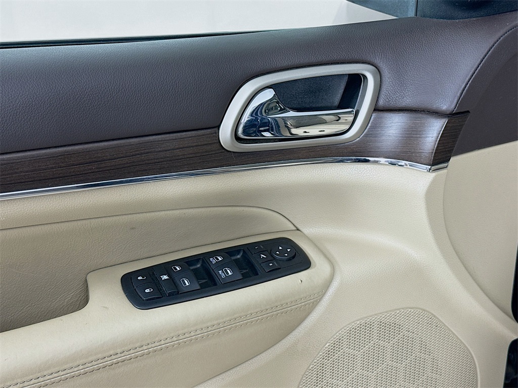 2015 Jeep Grand Cherokee Overland photo 18