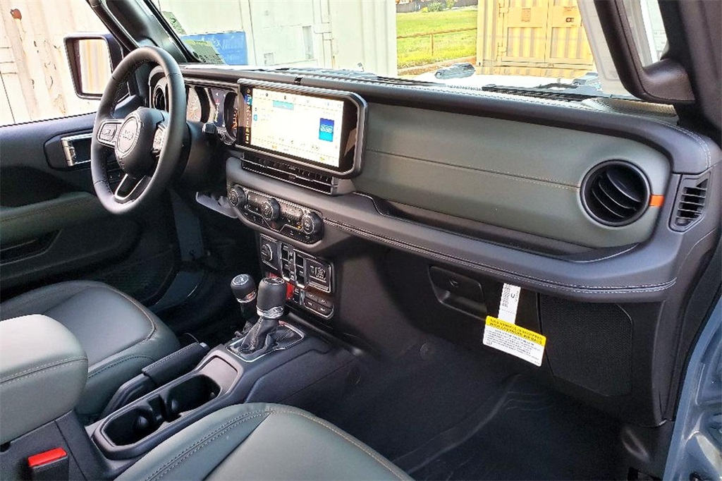 2025 Jeep Gladiator Mojave photo 11