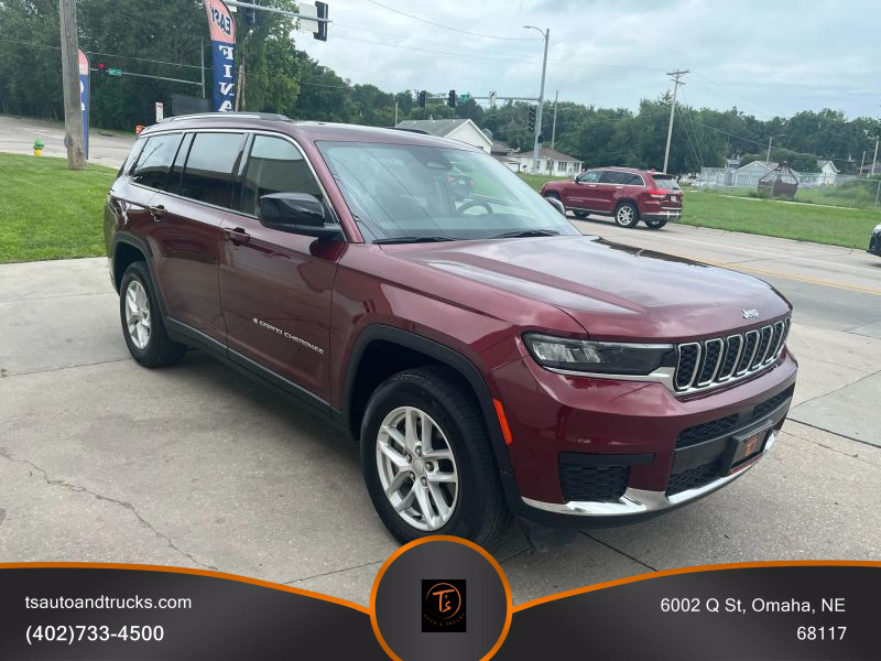 2023 Jeep Grand Cherokee Laredo Sport photo 3