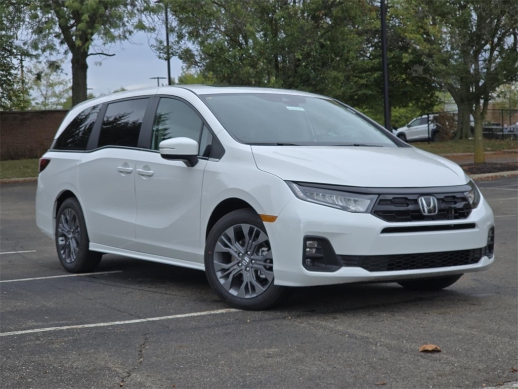2026 Honda Odyssey Touring photo 2