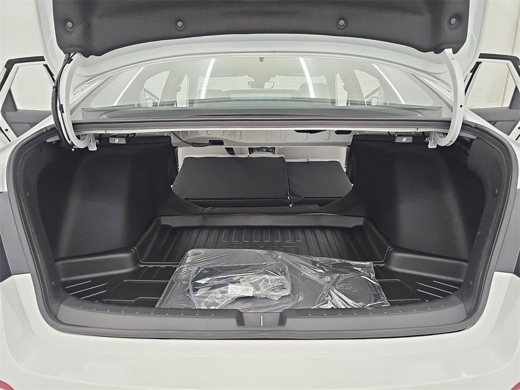2025 Honda Civic Hybrid photo 14