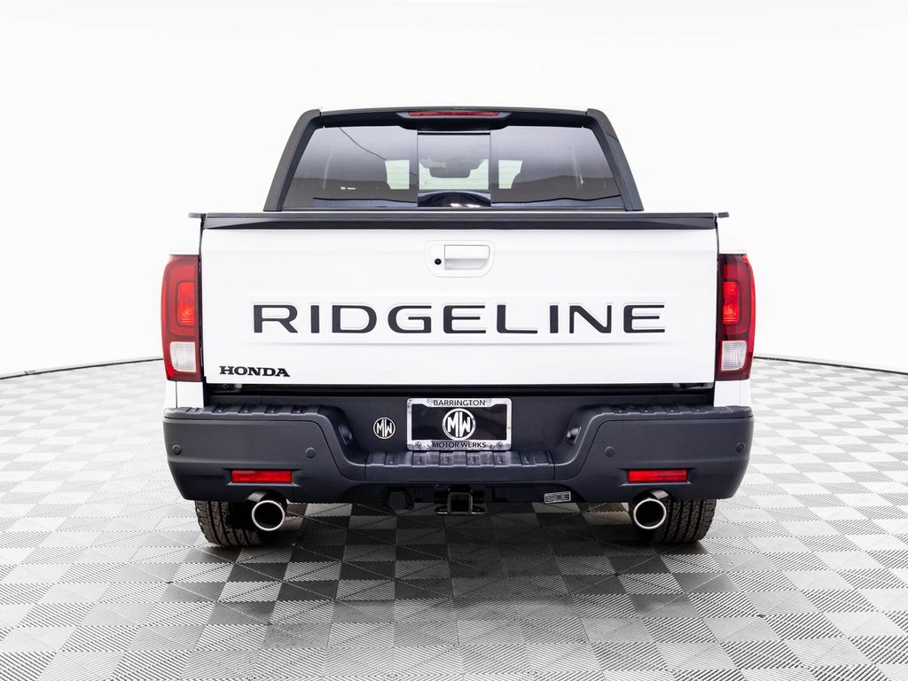 2025 Honda Ridgeline Black Edition photo 3