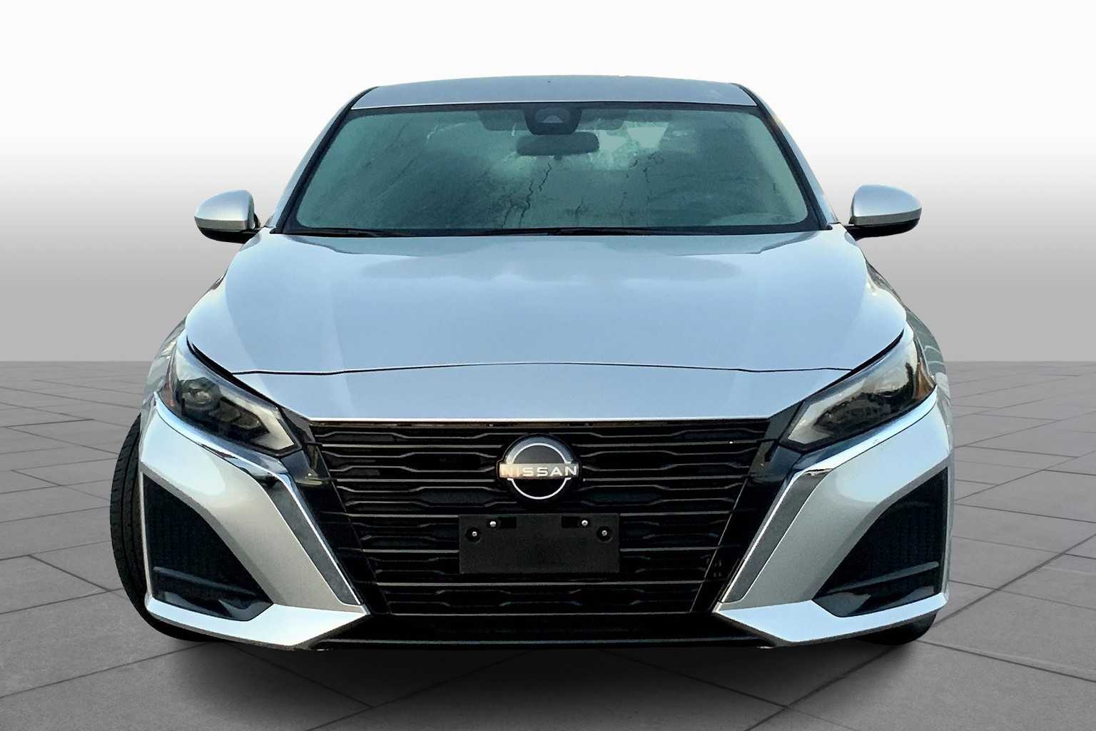 2023 Nissan Altima 2.5 SV photo 3