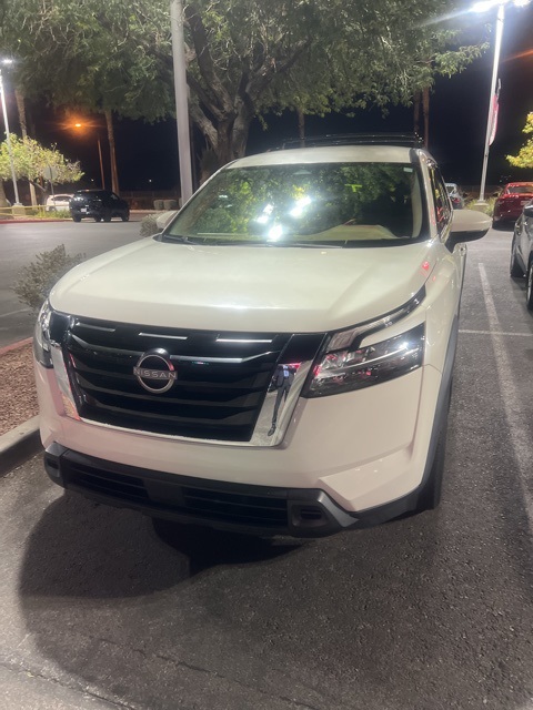 2022 Nissan Pathfinder SV's photo