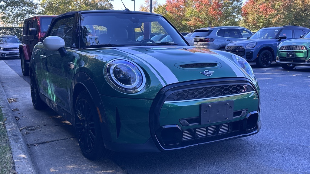 2023 MINI Convertible S's photo