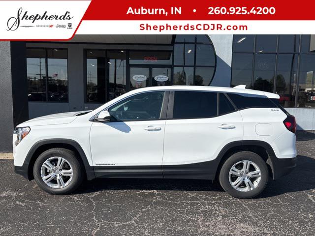 2024 GMC Terrain SLE's photo