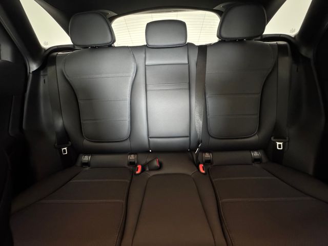 2025 Mercedes Benz GLC 300 photo 7