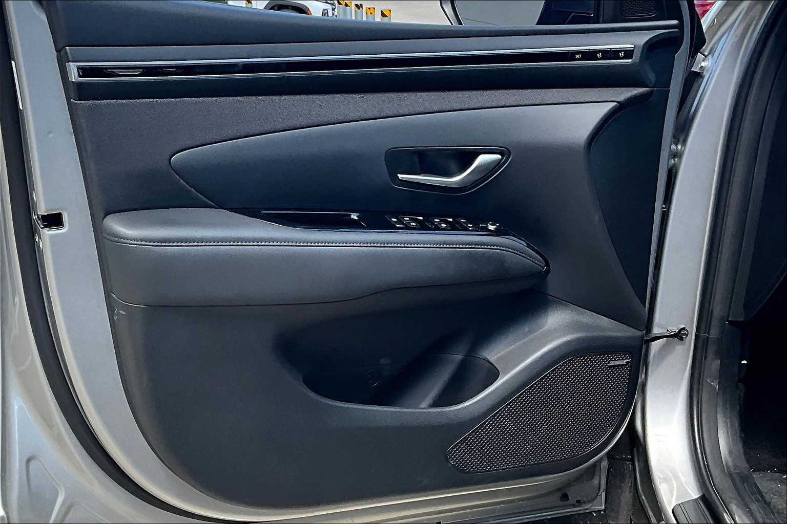 2024 Hyundai Tucson Hybrid Limited photo 17