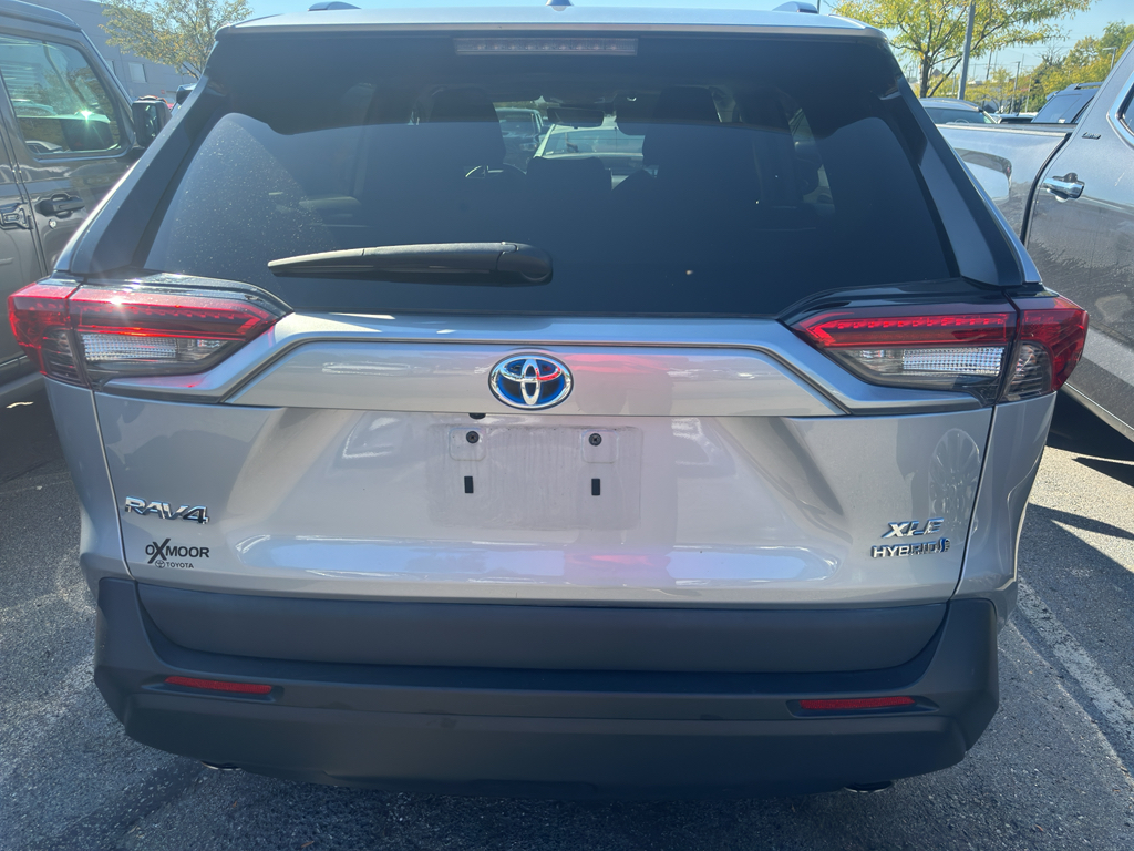 2021 Toyota RAV4 Hybrid XLE photo 3