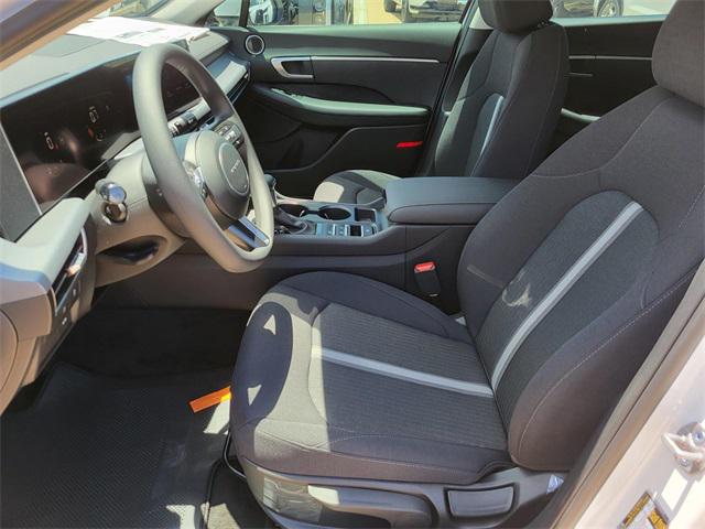 2025 Hyundai Sonata SE photo 13