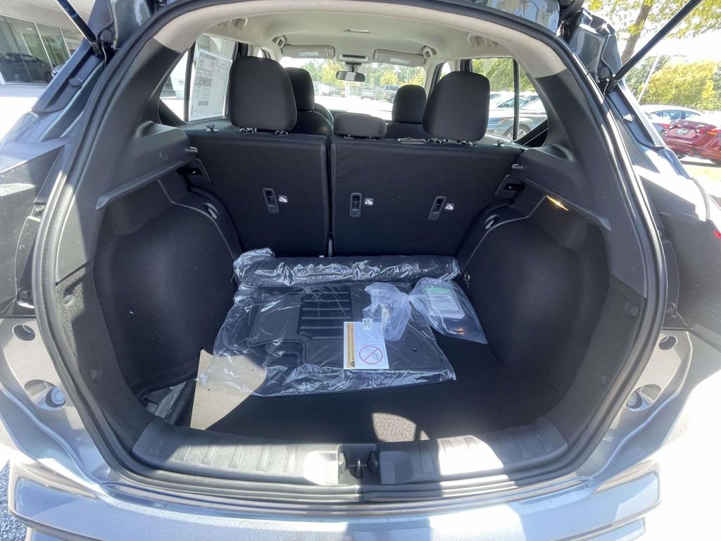 2025 Nissan Kicks Play S photo 8