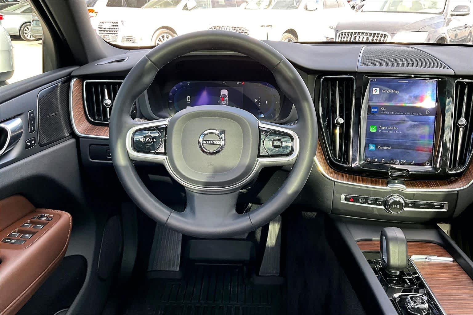 2023 Volvo XC60 Plus photo 4