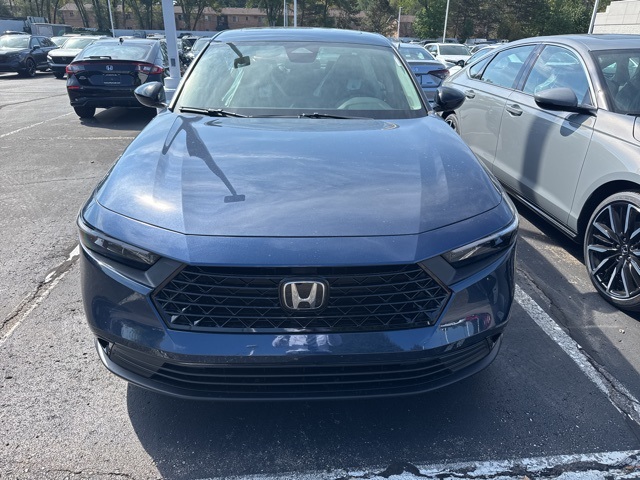 2025 Honda Accord SE photo 2