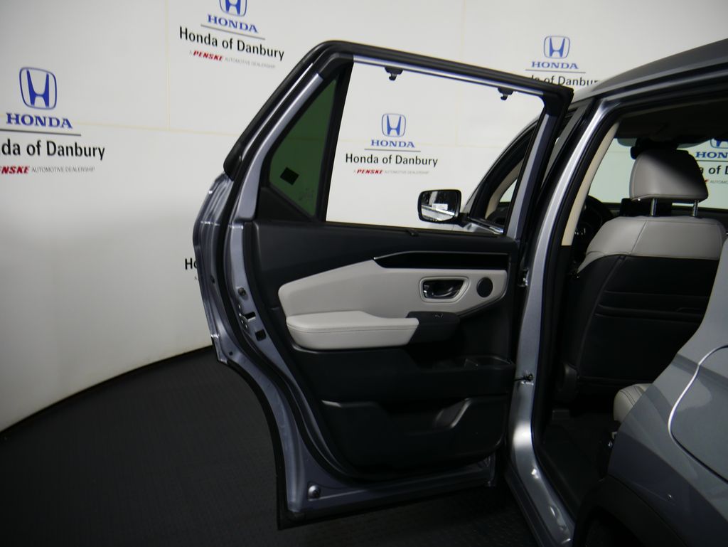 2025 Honda Pilot EX-L photo 12