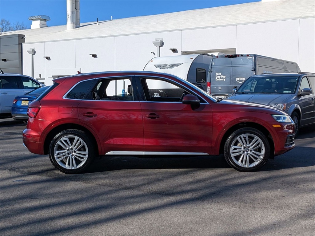2018 Audi Q5 2.0T Premium Plus photo 2