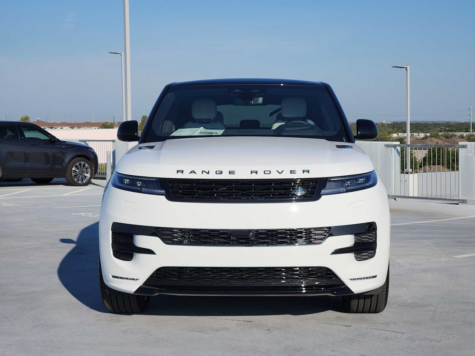 2025 Land Rover Range Rover Sport SE photo 3