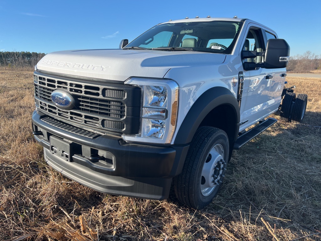 2024 Ford F-450 Super Duty Chassis Cab XL's photo