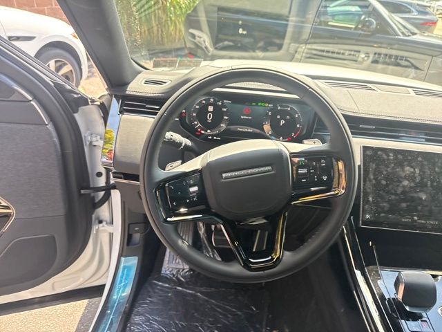 2025 Land Rover Range Rover Sport SE photo 13