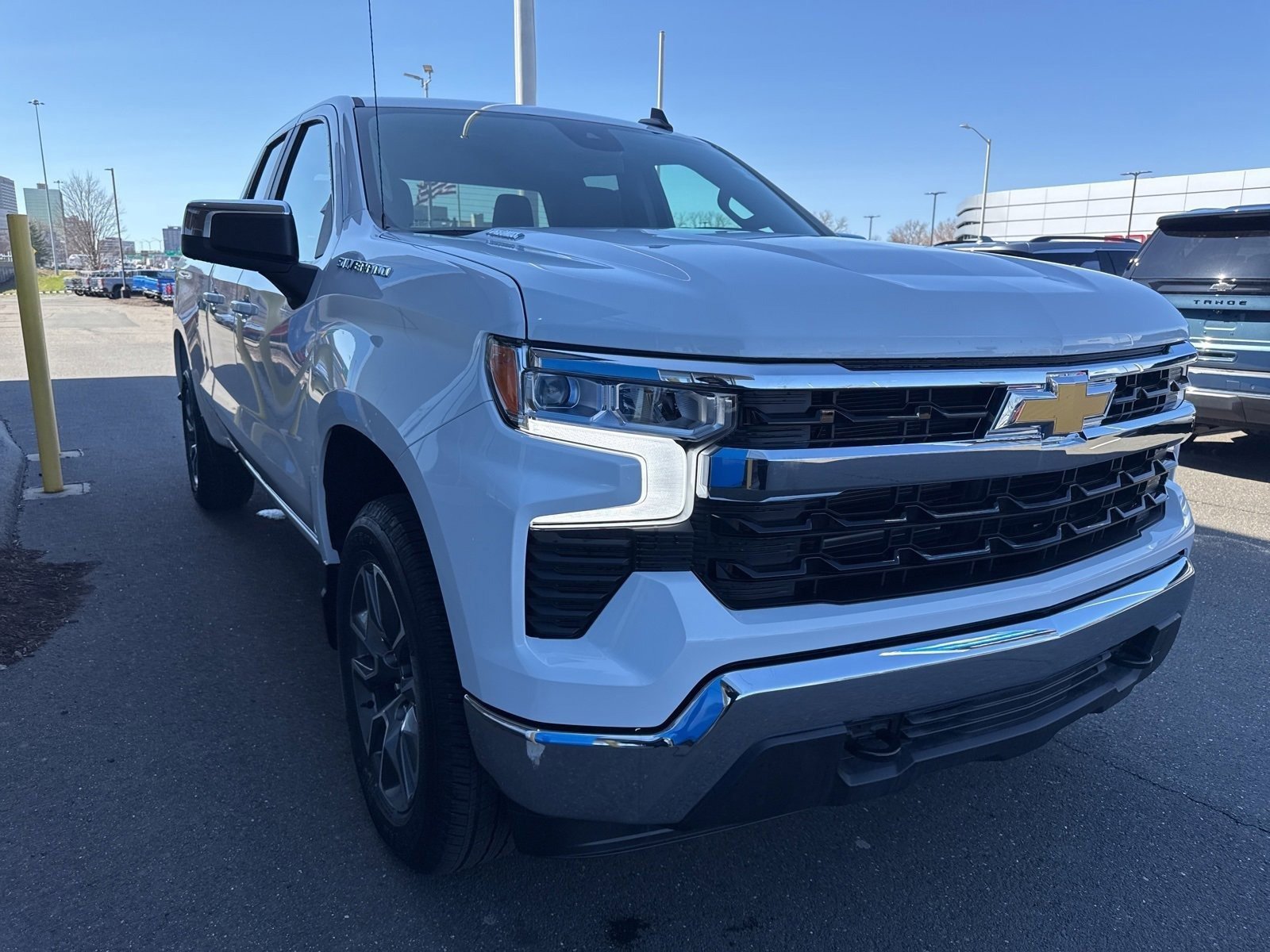 2026 Chevrolet Silverado 1500 LT photo 2